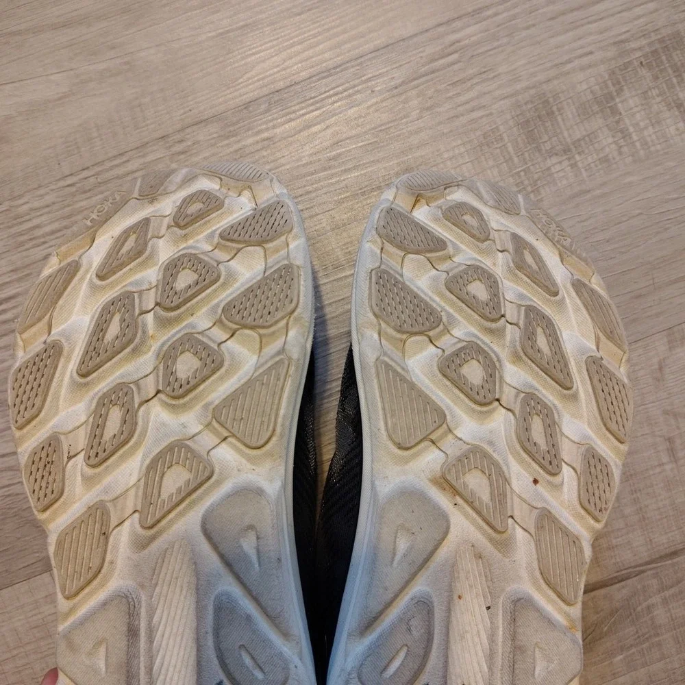 Hoka Clifton 9 Black Rose Gold Running Shoes Womens 8 B 1127896 BCPPR Sneaker